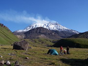 Пеший поход к активному вулкану на Камчатке